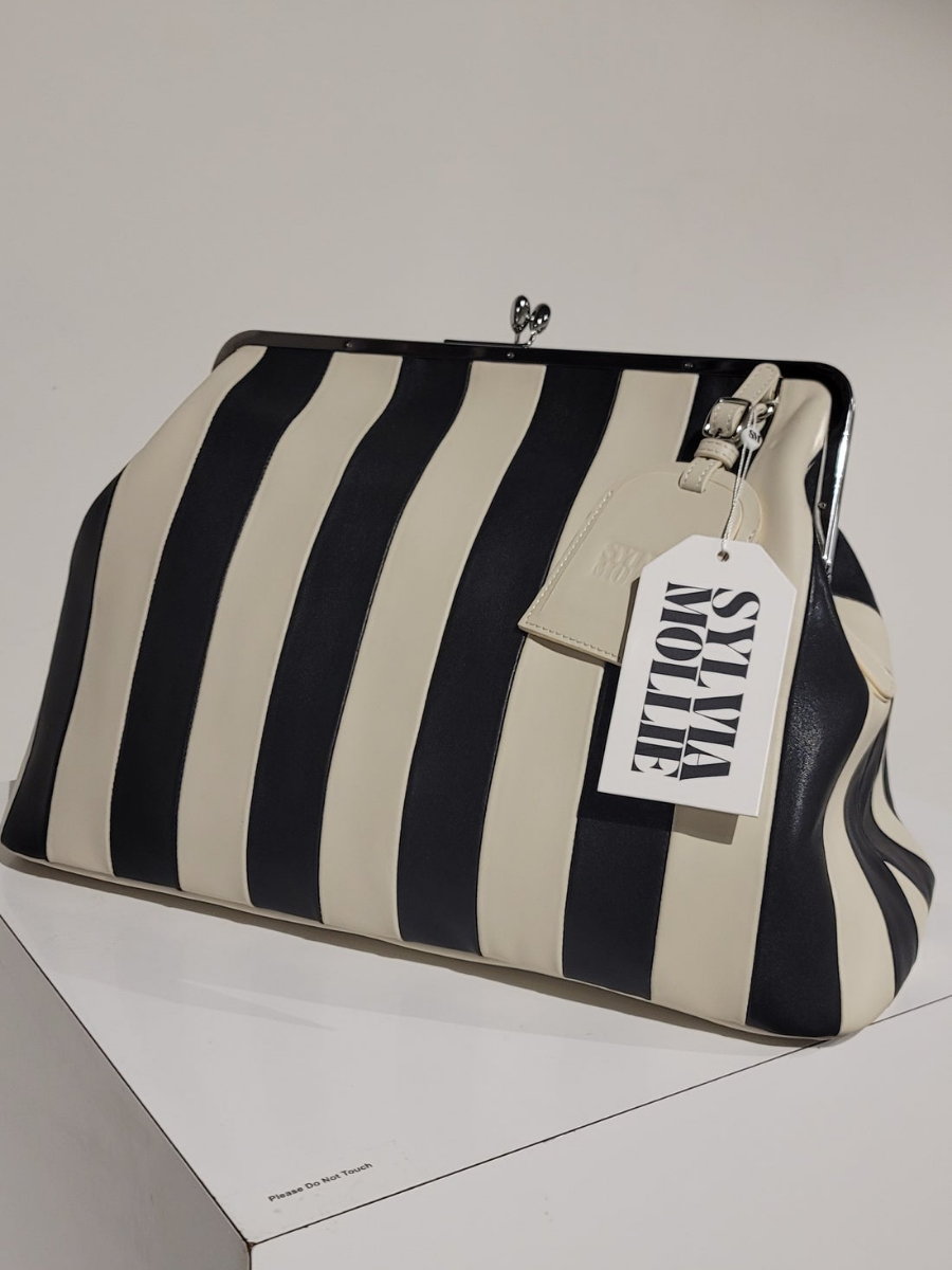 Embossed Premium Leather Kisslock Frame Bag