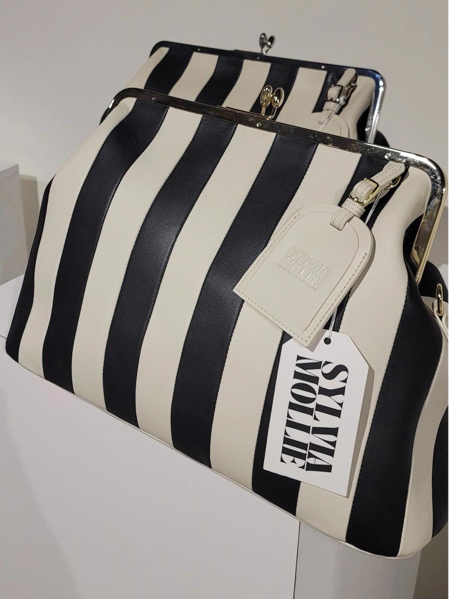 Embossed Premium Leather Kisslock Frame Bag